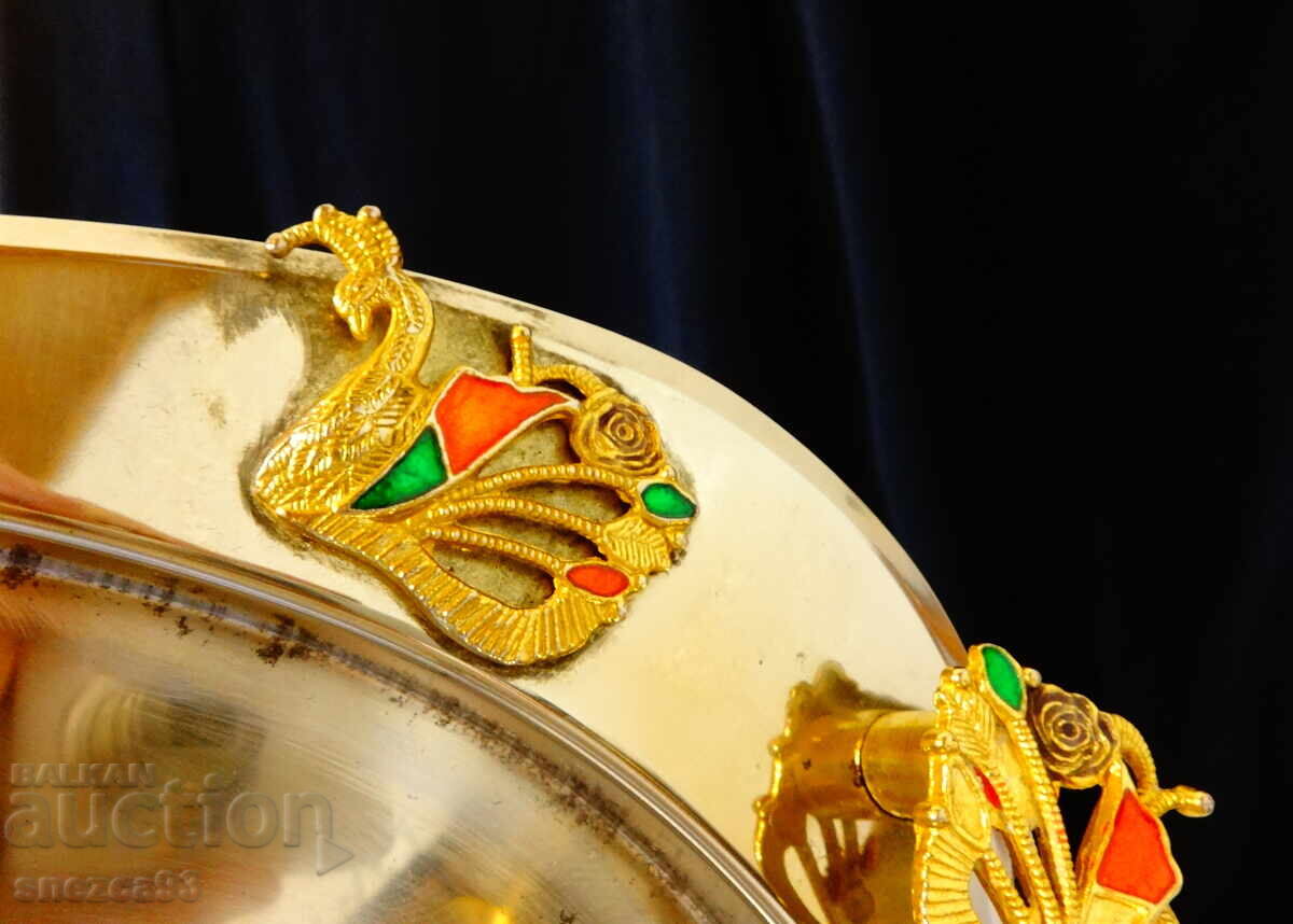 Δημοπρασία Ασημένιο δίσκος, παγώνια, επιχρυσωμένες λαβές Δημοπρασία Ασημένιο δίσκος, παγώνια, επιχρυσωμένες λαβές