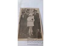 Fotografie Bărbat două femei și o fată