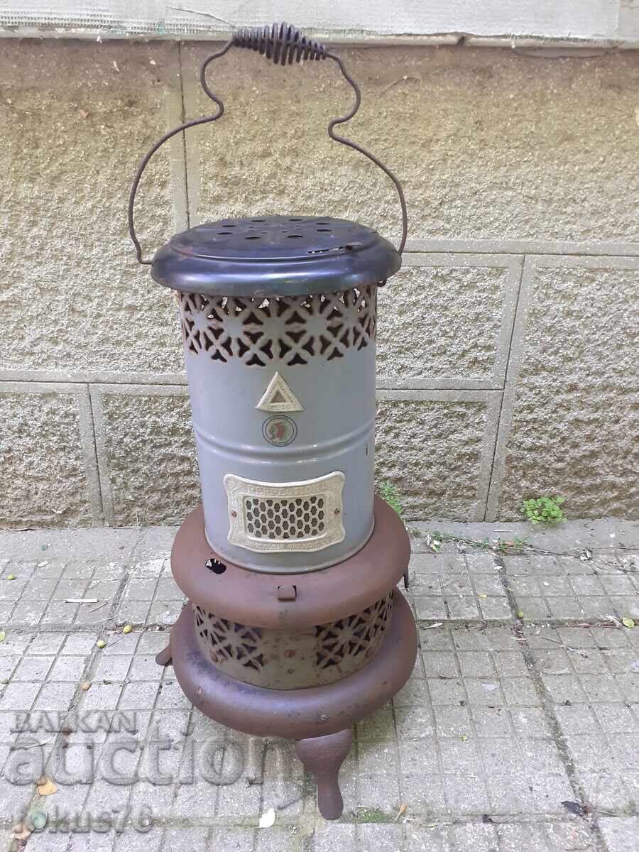 Veche sobă americană, pe petrol, cu gaz Veche sobă americană, pe petrol, cu gaz