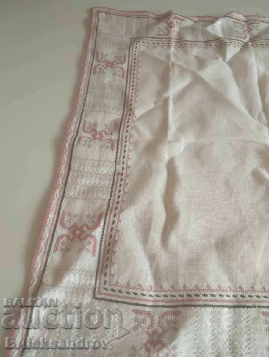 Licitație Broderie pătrată Licitație Broderie pătrată