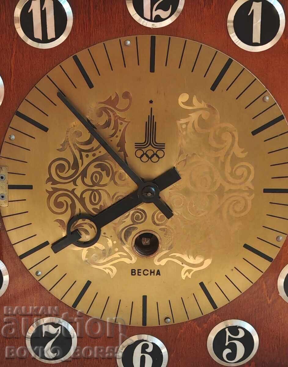 Σούπερ Σπάνιο Ρωσικό Σοβιετικό SSSR Επιτοίχιο Ολυμπιακό Ρολόι Βέσνα με τιμή 115.00 BGN | € 58.80