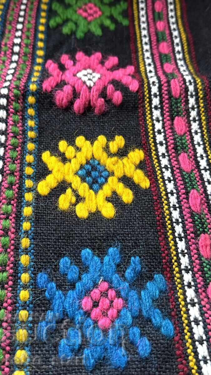 Livrarea Husă autentică de pernă din lână din regiunea Iambol