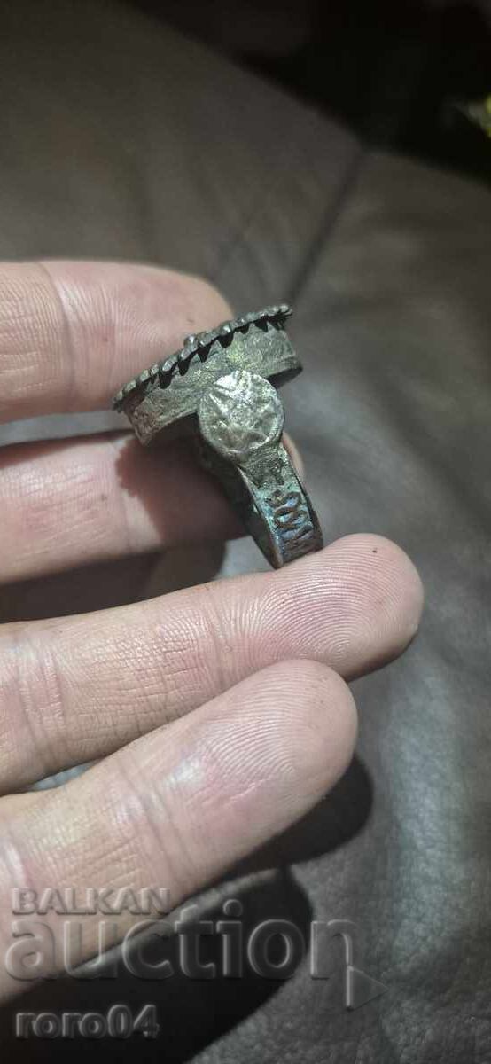 Δημοπρασία ΑΝΑΓΕΝΝΗΣΙΑΚΟ / ΤΣΟΡΜΠΑΤΖΙΔΙΚΟ ΔΑΧΤΥΛΙΔΙ - ΑΠΟ ΤΑ ΠΙΟ ΜΕΓΑΛΑ