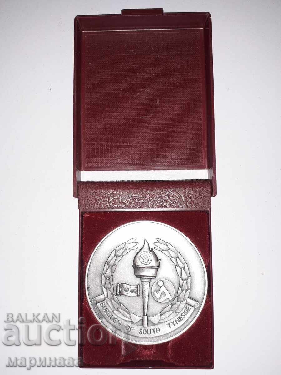 ΠΛΑΚΕΤ. ΣΕ ΚΟΥΤΙ. ΑΓΓΛΙΑ με τιμή 8.00 BGN | € 4.09 ΠΛΑΚΕΤ. ΣΕ ΚΟΥΤΙ. ΑΓΓΛΙΑ με τιμή 8.00 BGN | € 4.09