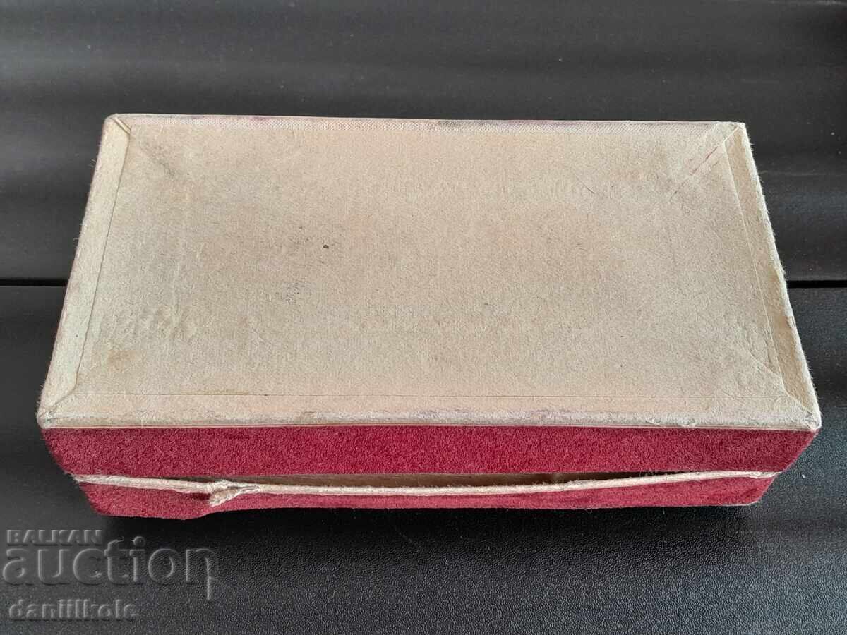 *$*Y*$* ΚΟΥΤΙ ΑΠΟ YUTIA "ΣΤΡΕΛΚΑ" - ΜΟΣΧΑ, ΕΣΣΔ *$*Y*$* - 5 *$*Y*$* ΚΟΥΤΙ ΑΠΟ YUTIA "ΣΤΡΕΛΚΑ" - ΜΟΣΧΑ, ΕΣΣΔ *$*Y*$* - 5