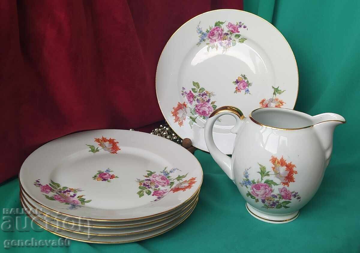 Квалитетен порцелан с флорални мотиви чинии и каничка с цена 35.00 лв. | € 17.90 Квалитетен порцелан с флорални мотиви чинии и каничка с цена 35.00 лв. | € 17.90