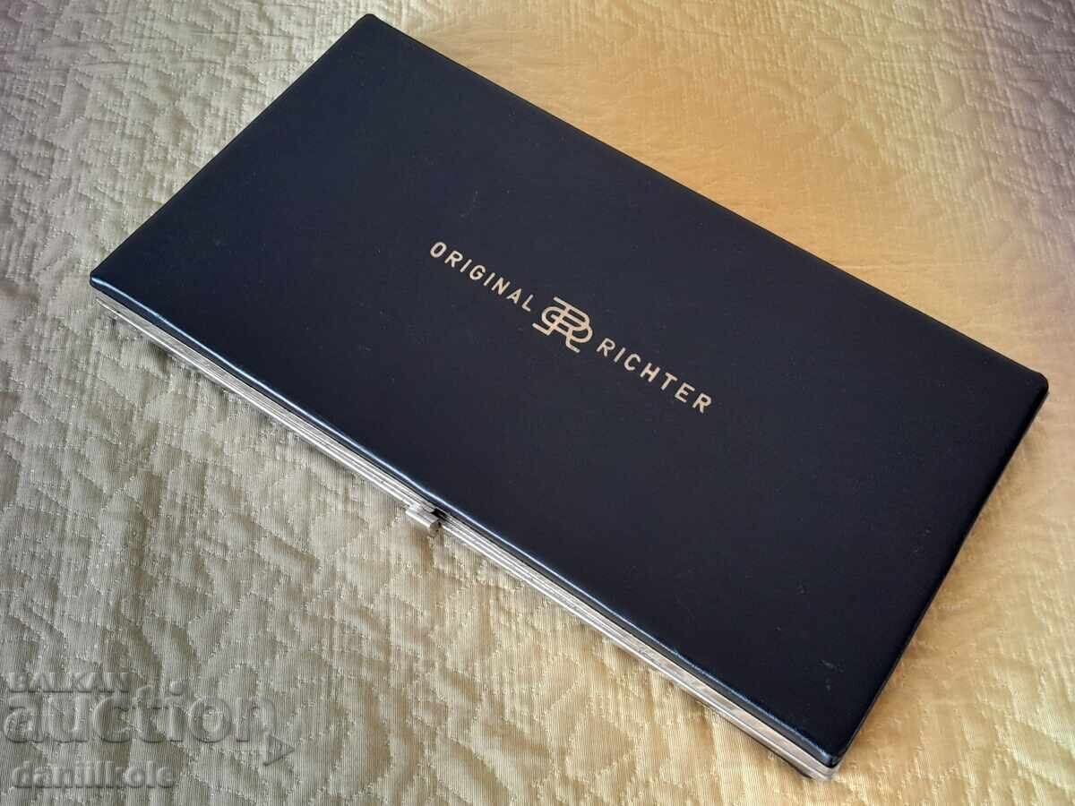 *$*Y*$* КУТИЯ КОМПЛЕКТ ЗА ЧЕРТАНЕ ORIGINAL RICHTER *$*Y*$* с цена 10.76 лв. | € 5.50 *$*Y*$* КУТИЯ КОМПЛЕКТ ЗА ЧЕРТАНЕ ORIGINAL RICHTER *$*Y*$* с цена 10.76 лв. | € 5.50
