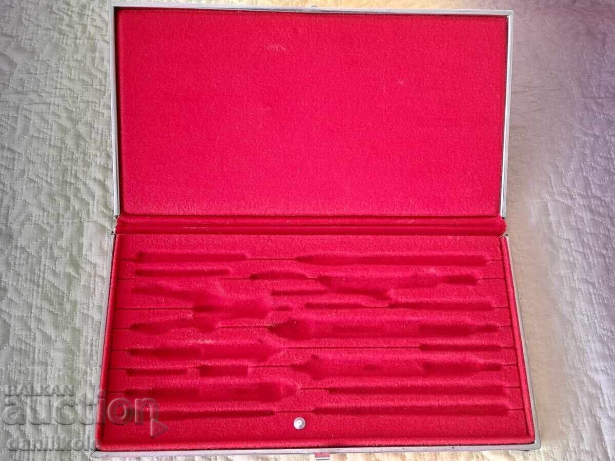 *$*Y*$* КУТИЯ КОМПЛЕКТ ЗА ЧЕРТАНЕ ORIGINAL RICHTER *$*Y*$* - 5 *$*Y*$* КУТИЯ КОМПЛЕКТ ЗА ЧЕРТАНЕ ORIGINAL RICHTER *$*Y*$* - 5