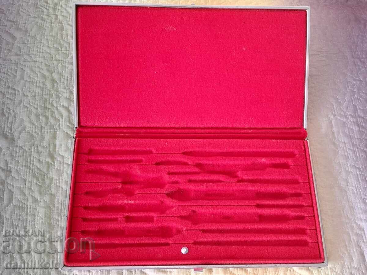 *$*Y*$* КУТИЯ КОМПЛЕКТ ЗА ЧЕРТАНЕ ORIGINAL RICHTER *$*Y*$* - 6 *$*Y*$* КУТИЯ КОМПЛЕКТ ЗА ЧЕРТАНЕ ORIGINAL RICHTER *$*Y*$* - 6