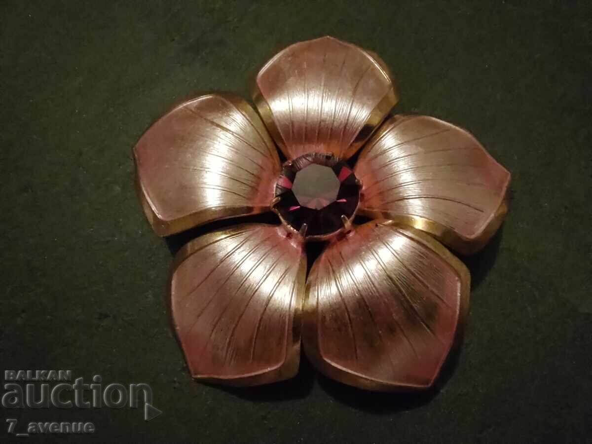 Καρφίτσα - μεγάλο λουλούδι 8.05.25 με τιμή 49.00 BGN | € 25.05