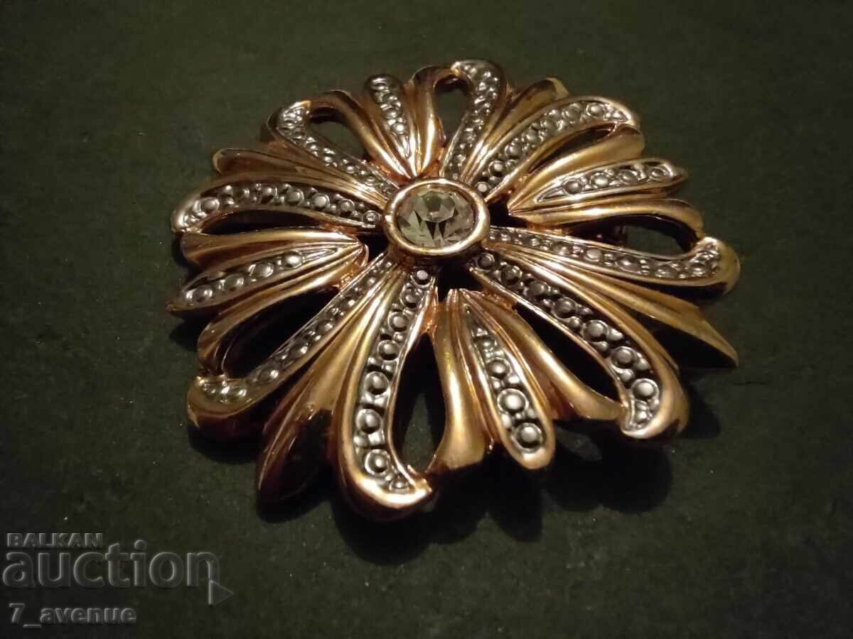 Licitație Broșă - elegantă, stilată, anii '70 8.05.25