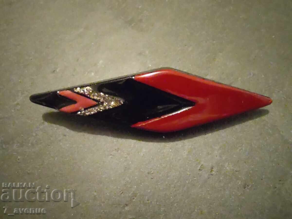 Brooch - elegant, stylish, 70s 8.05.25 with price 9.00 BGN | € 4.60