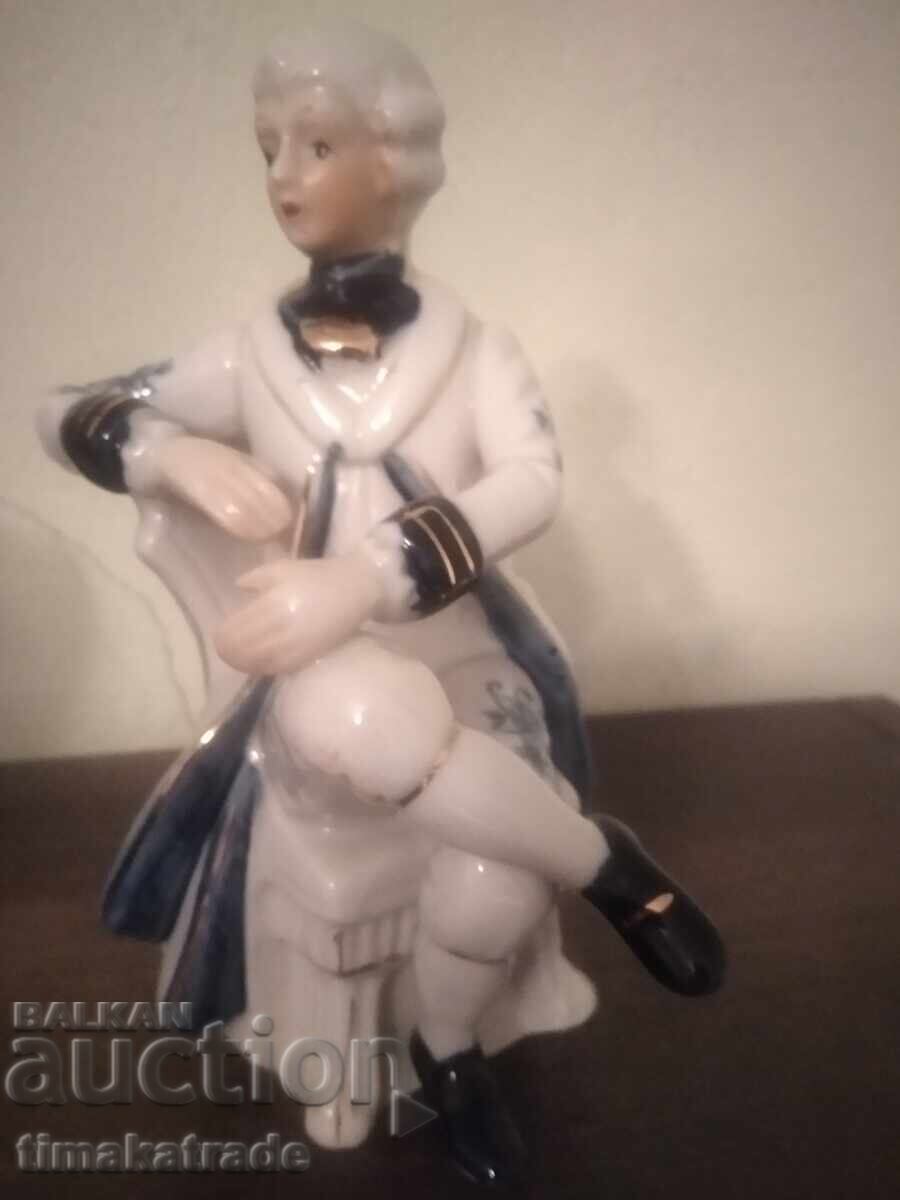 Frumoasă statuetă franceză din porțelan