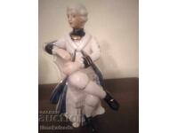 Frumoasă statuetă franceză din porțelan