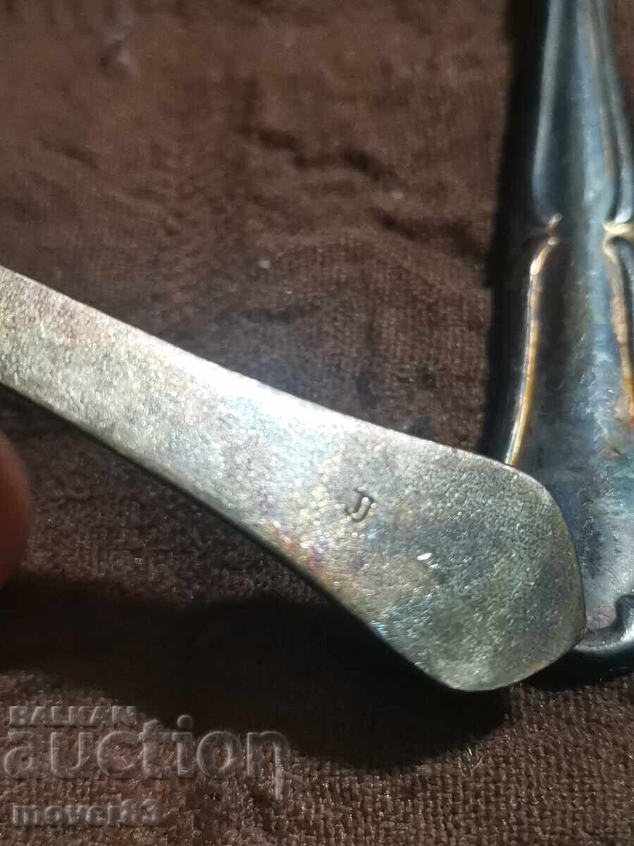 Delivery of Silver-plated cutlery. Lot of 5 pieces Delivery of Silver-plated cutlery. Lot of 5 pieces