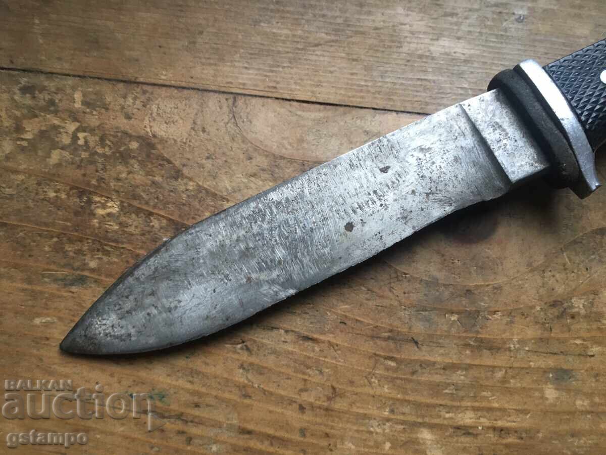 Livrarea Cuțit Brannik / pentru piese sau restaurare Livrarea Cuțit Brannik / pentru piese sau restaurare