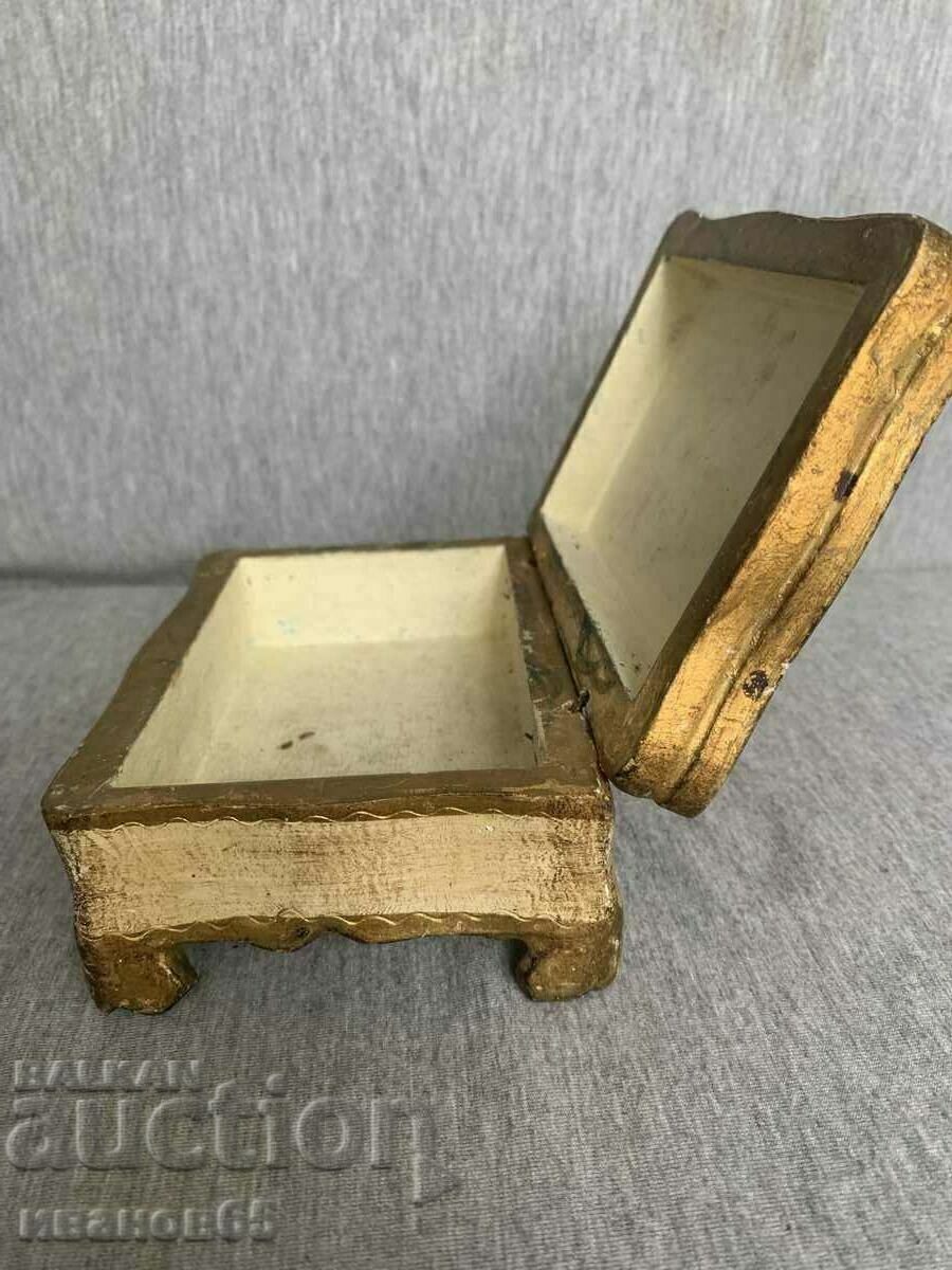 Delivery of wooden box