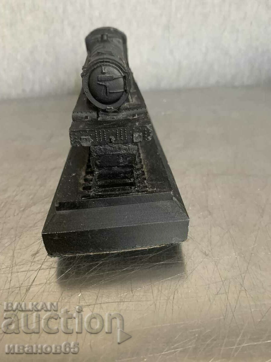 Delivery of model train locomotive Delivery of model train locomotive