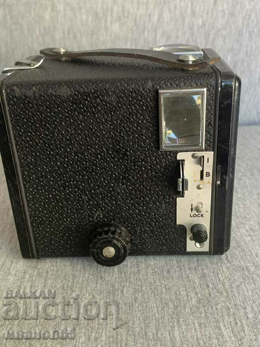 Aparat foto KODAK BROWNIE FLASH III cu preț 65.00 BGN | € 33.23
