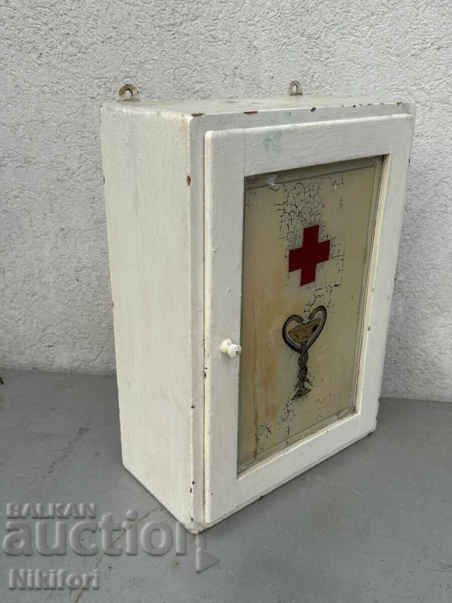 Παλιό Ξύλινο Φαρμακείο με τιμή 92.00 BGN | € 47.04 Παλιό Ξύλινο Φαρμακείο με τιμή 92.00 BGN | € 47.04