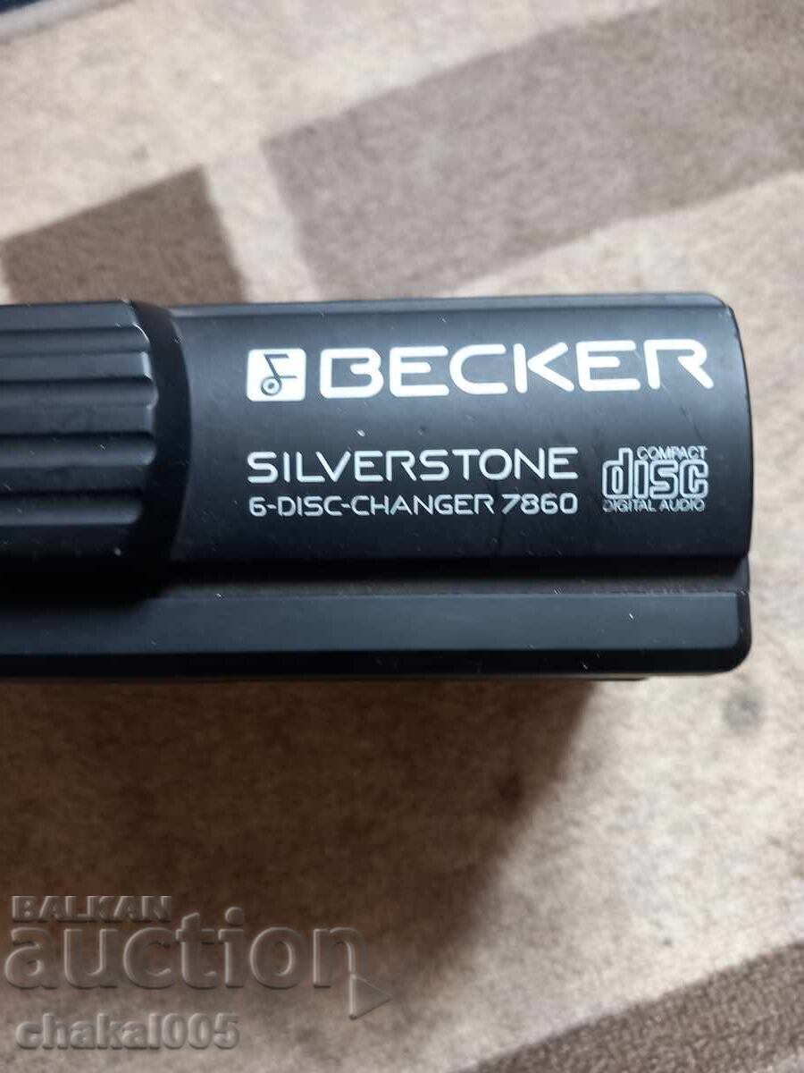 Schimbător de CD-uri auto