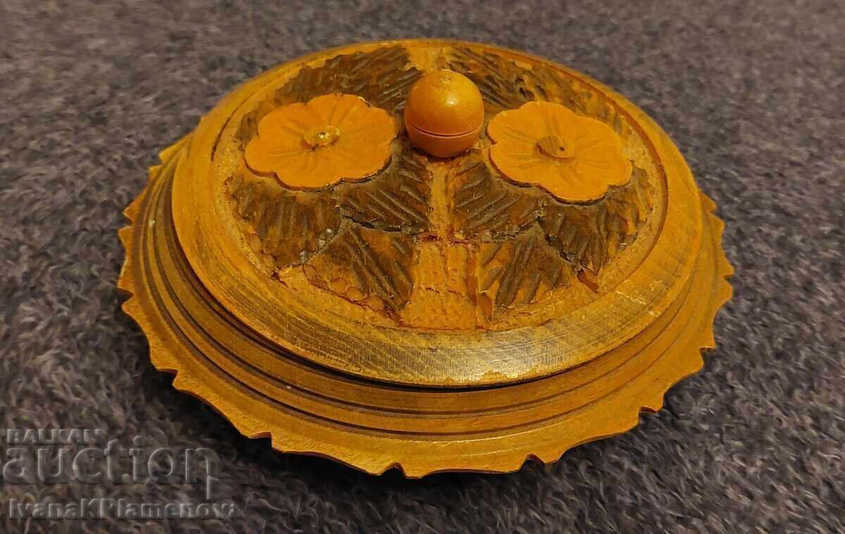Woodcarved Box for Connoisseurs, Excellent with price € 18.00 | 35.21 BGN