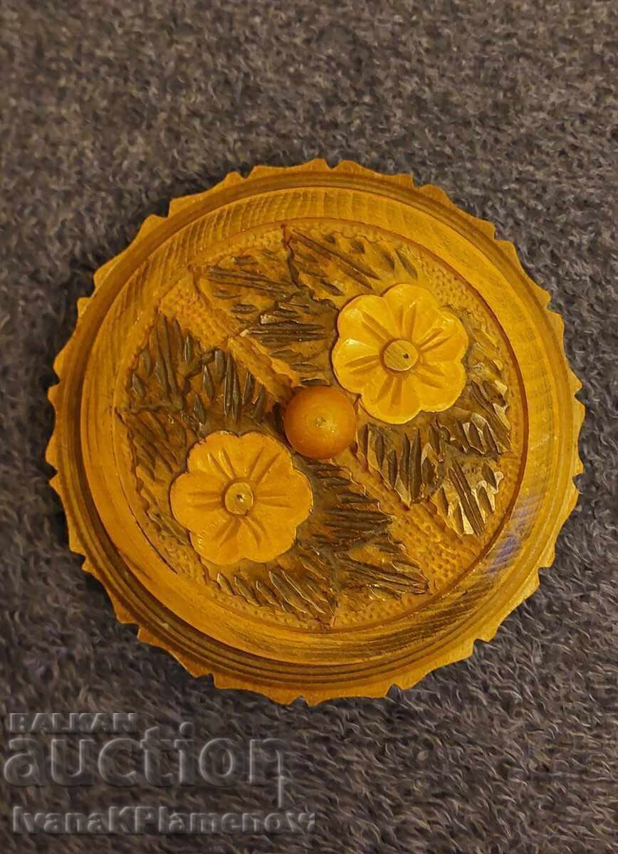 Delivery of Woodcarved Box for Connoisseurs, Excellent