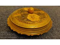 Cutie sculptată în lemn pentru cunoscători, excelentă