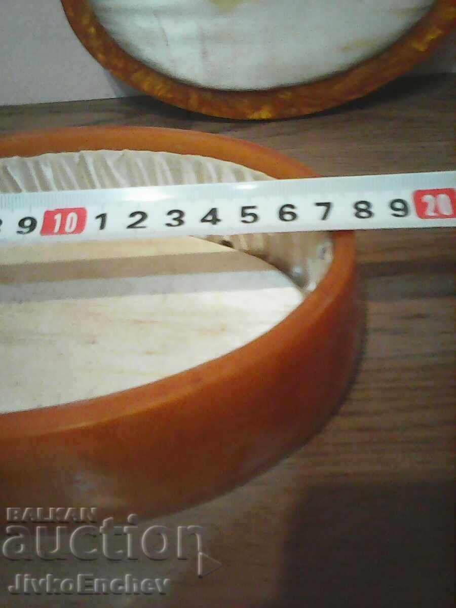 Стара кутия за бижута с цена 9.00 лв. | € 4.60 Стара кутия за бижута с цена 9.00 лв. | € 4.60