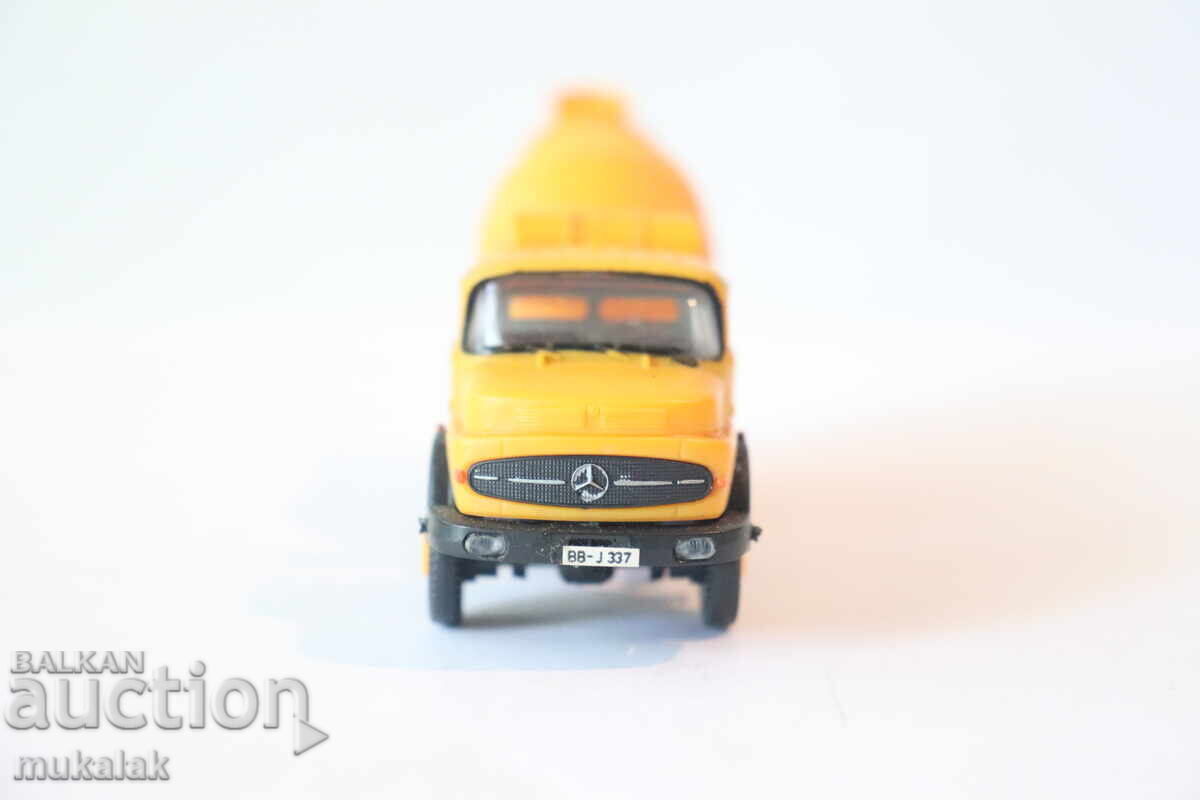 Kibri H0 1/87 Truck Mercedes Benz Concrete Mixer Model Car with price 20.00 BGN | € 10.23