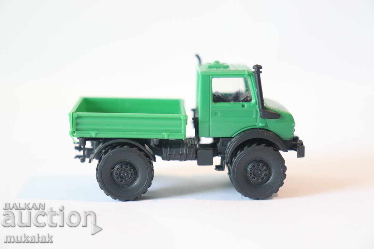 Delivery of KIBRI H0 1/87 TRUCK MERCEDES BENZ UNIMOG MODEL CAR