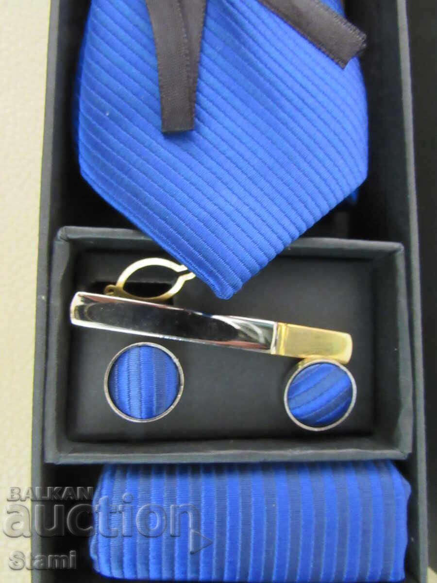 Men's set of 4 elements - tie, cufflinks, tie pin, new with price 66.00 BGN | € 33.75