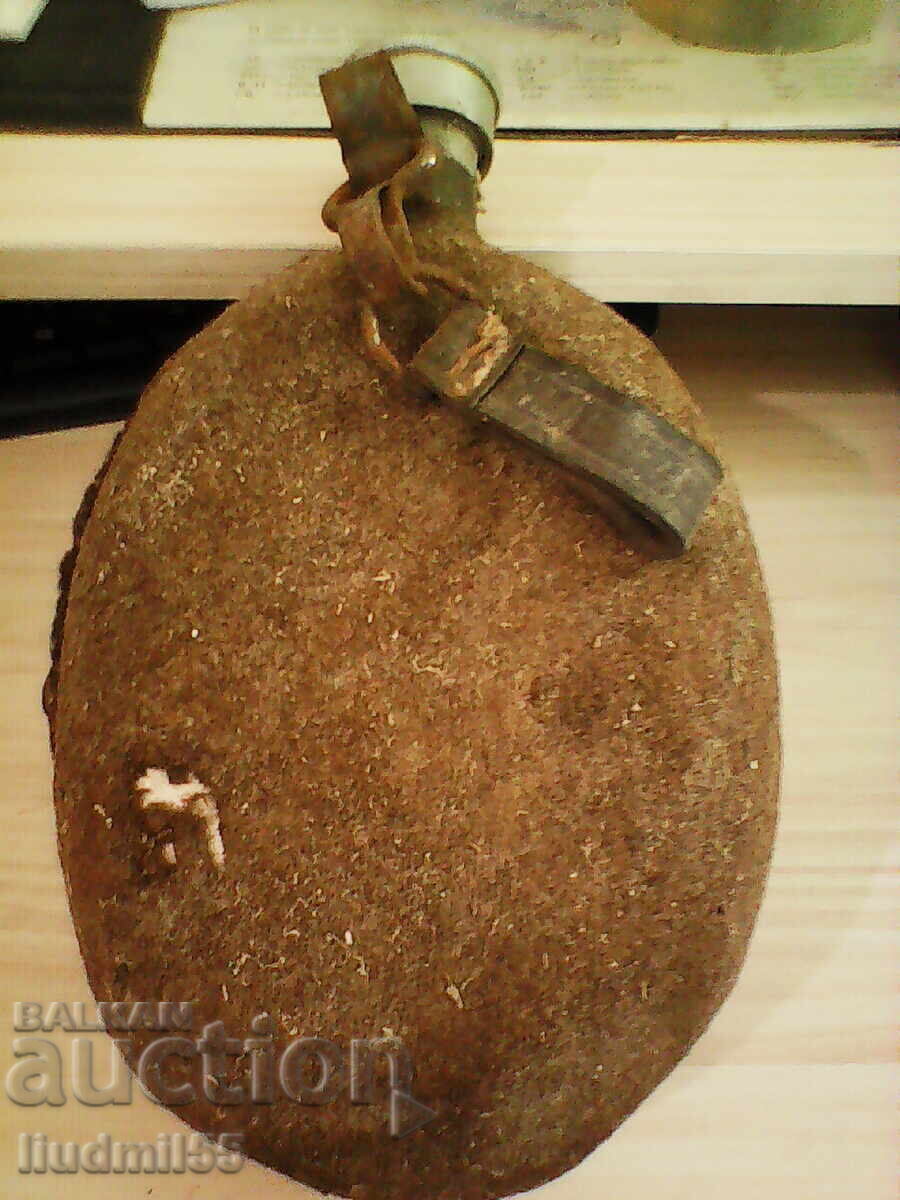 Стара войнишка манерка с цена 1.00 лв. | € 0.51