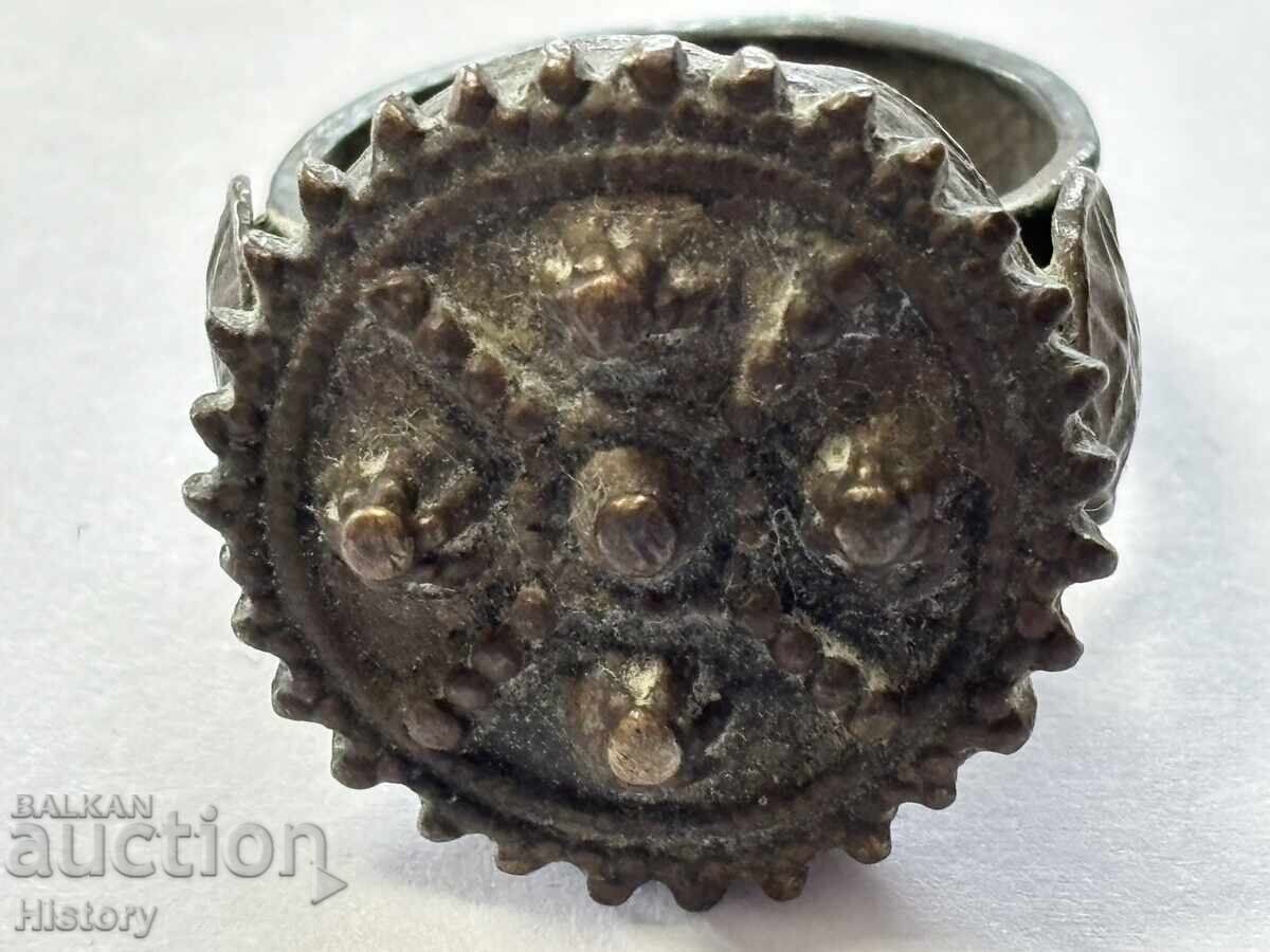 Inel renascentist cu preț 99.99 BGN | € 51.12