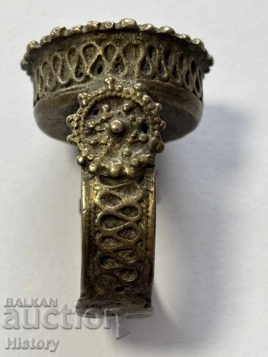 Δημοπρασία Δαχτυλίδι της Αναγέννησης Δημοπρασία Δαχτυλίδι της Αναγέννησης