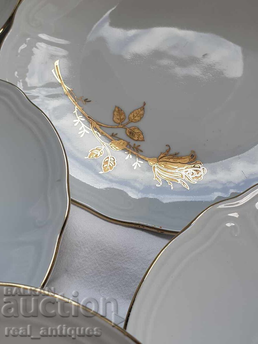 Παράδοση Σετ από πορσελάνινα πιάτα