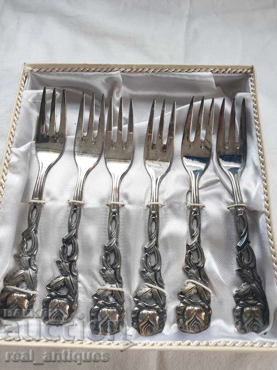 Παράδοση Σετ επιχρυσωμένων ασημένιων επιδορπίων Παράδοση Σετ επιχρυσωμένων ασημένιων επιδορπίων