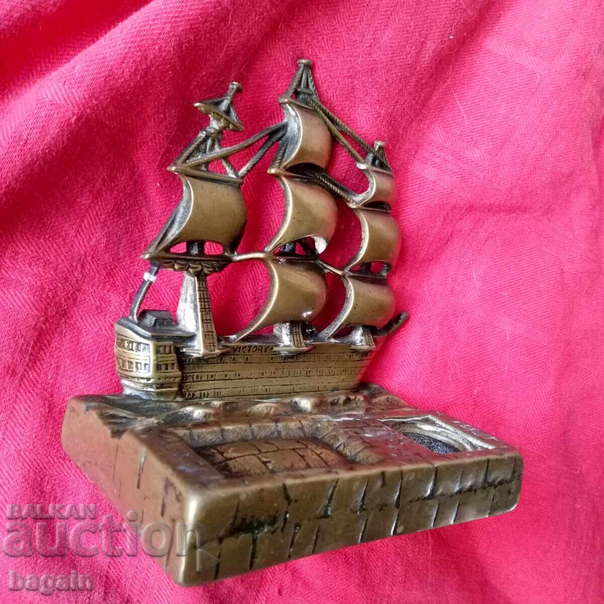 Bronze inkwell, 19th century with price 120.00 BGN | € 61.36