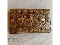 Cutie tibetană veche. Svastică