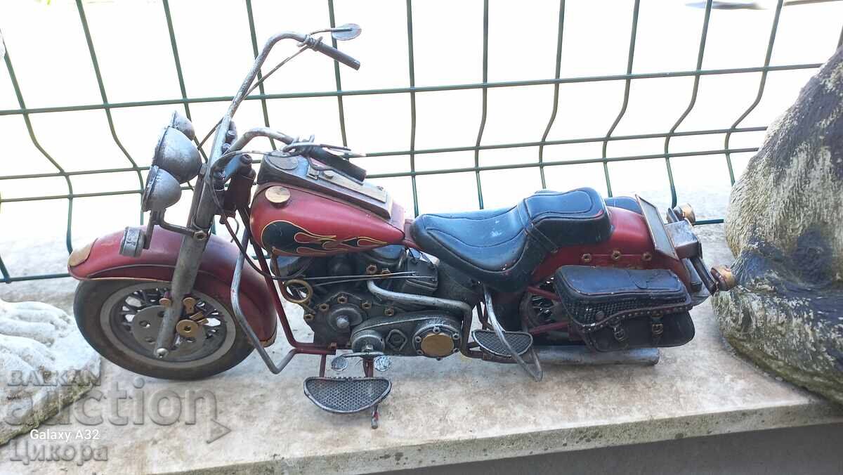 МЕТАЛЕН МОТОР МОДЕЛ МАКЕТ ИГРАЧКА УНИКАТ с цена 550.00 лв. | € 281.21 МЕТАЛЕН МОТОР МОДЕЛ МАКЕТ ИГРАЧКА УНИКАТ с цена 550.00 лв. | € 281.21