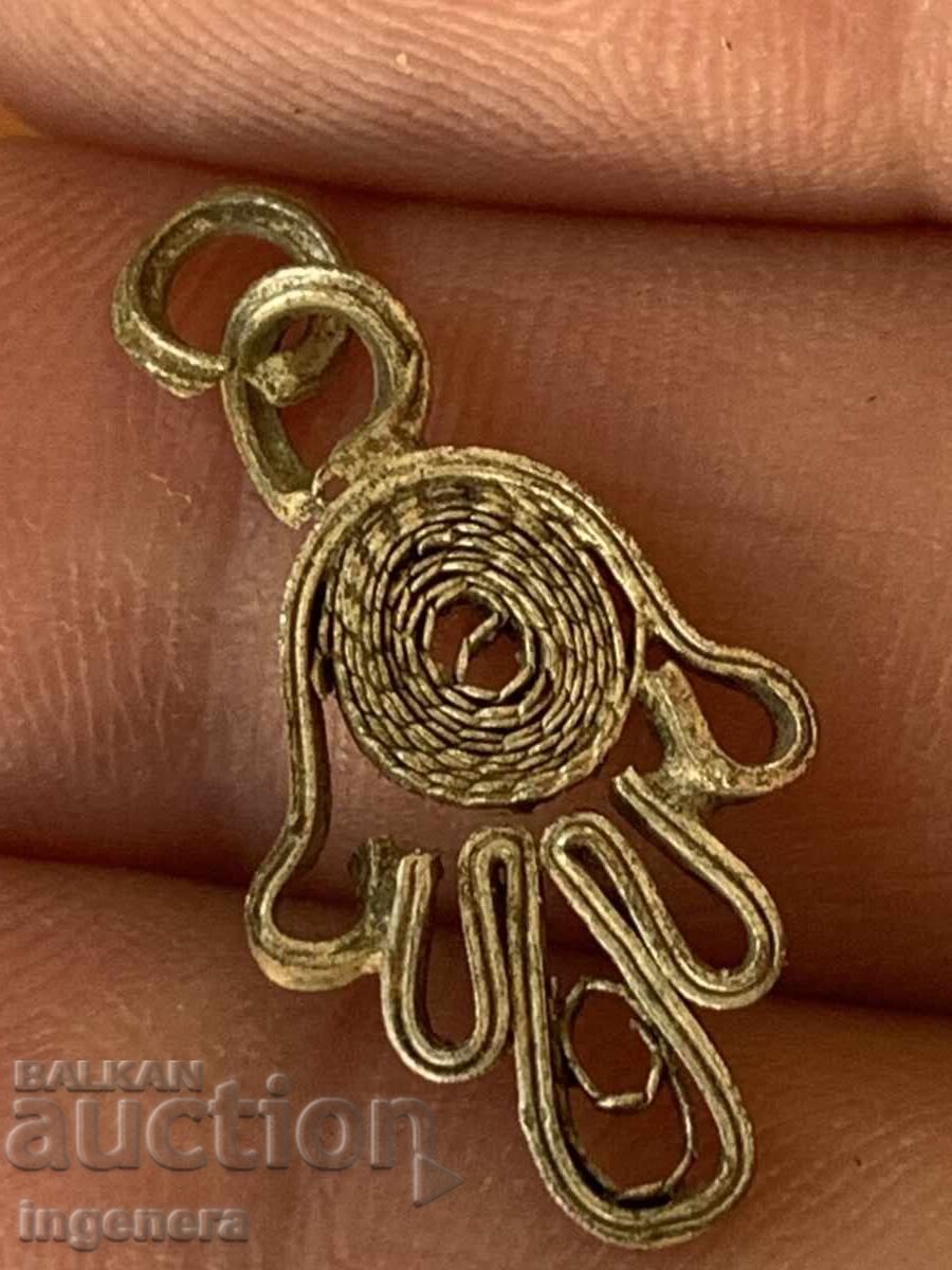 Auction  PENDANT FILIGREE SIGN MEDALLION