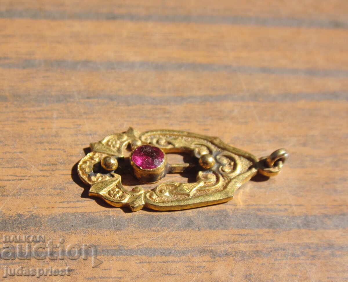 Δημοπρασία Αρχαίο επίχρυσο μενταγιόν για κολιέ κόσμημα Δημοπρασία Αρχαίο επίχρυσο μενταγιόν για κολιέ κόσμημα