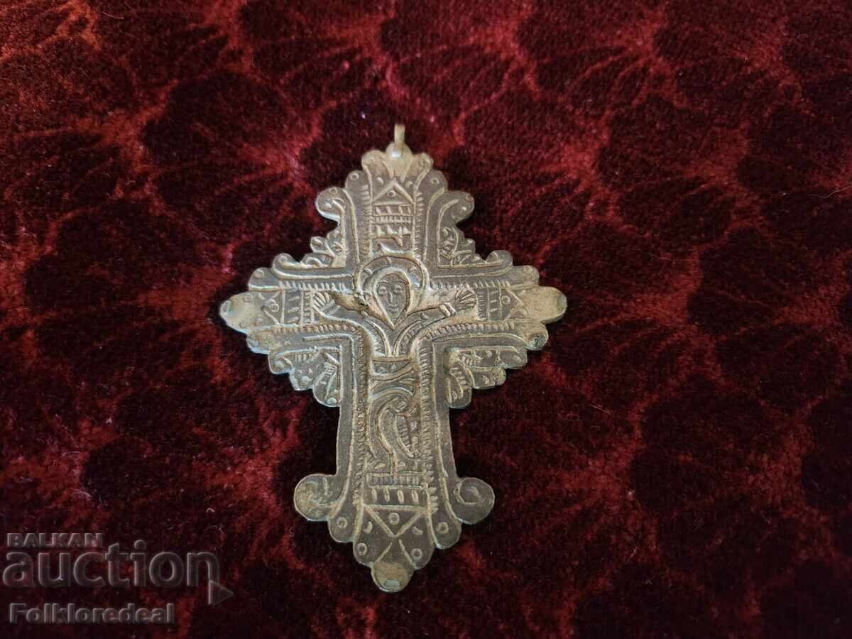Сребрен рачно изработен крст за носии од Битолско поле с цена € 281.21 | 550.00 лв.