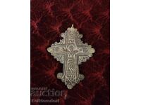 Cruce argintată lucrată manual pentru costume populare din regiunea Bitola