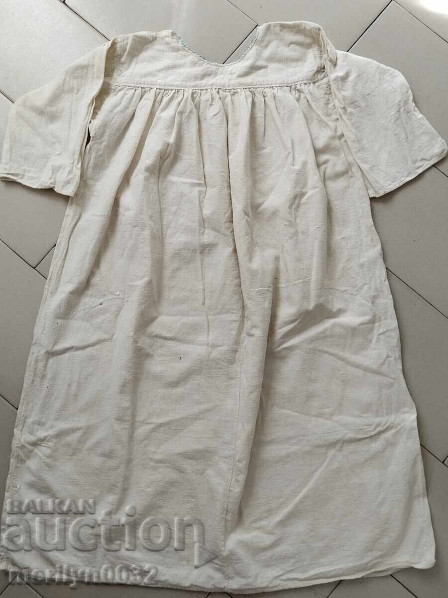 Παλιά γυναικεία πουκαμίσα με χειροποίητη κεντημένη φούστα παραδοσιακής φορεσιάς με τιμή 89.90 BGN | € 45.97