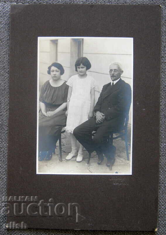 Παλιά οικογενειακή φωτογραφία φωτογραφικού στούντιο Σόφια χαρτόνι Παλιά οικογενειακή φωτογραφία φωτογραφικού στούντιο Σόφια χαρτόνι