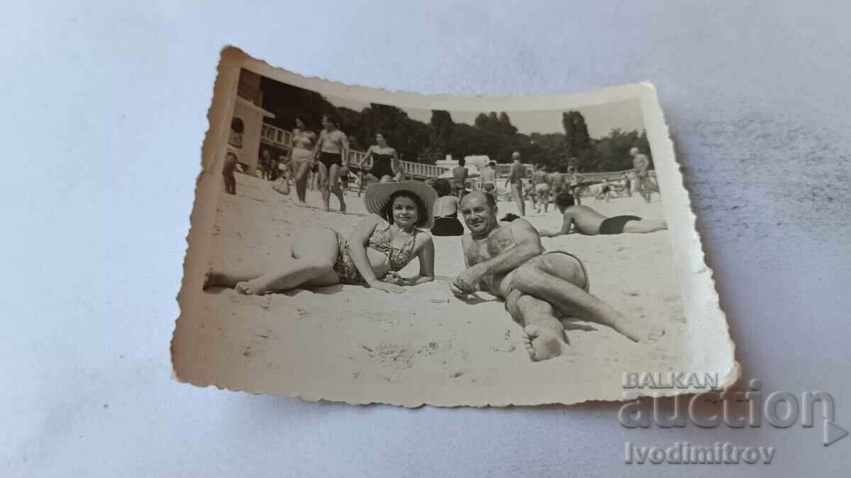 Снимка Мъж и жена на плажа