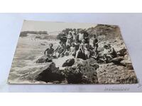 Fotografie Sf. Constantin, Fete tinere pe stânci lângă mare