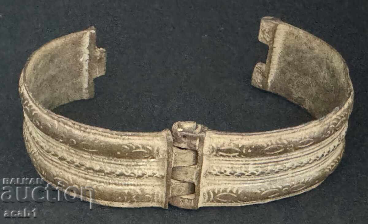 Delivery of Old Revivalist Women's Bracelet