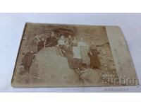 Φωτογραφία Τετεβέν, Νεαρά κορίτσια κοντά σε βράχο 1918